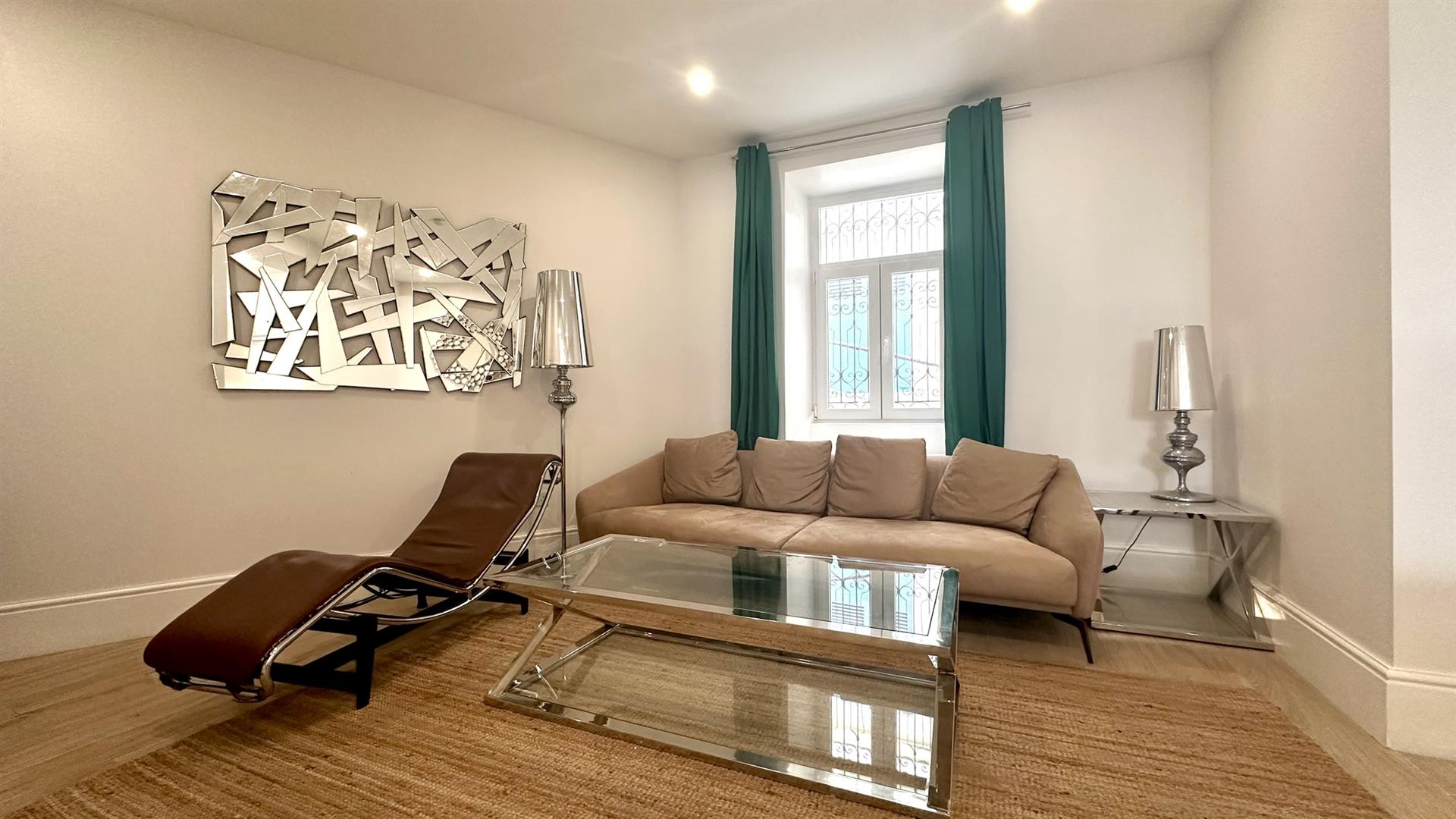 Image of House - 6 Bedrooms - 2 Bathrooms for Rental in Town Area-Gibraltar, Image 2